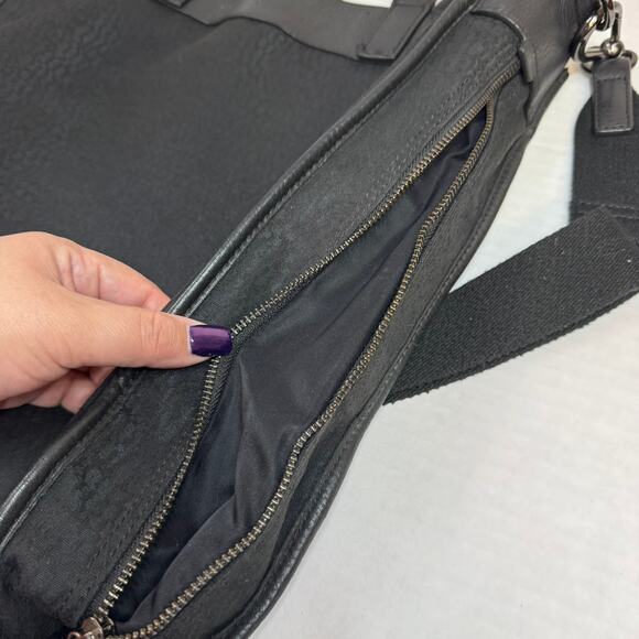 lululemon Now and Always Large Expandable Crossbody Tote - Picture 5 of 15